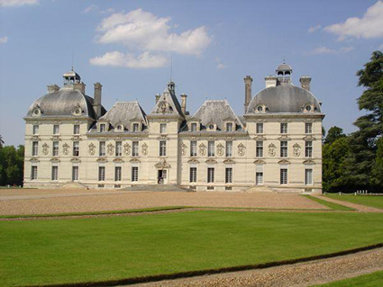 Chateau of Cheverny, guided Loire Valley Day tour D2 Chateau of Cheverny, guided Loire Valley Day tour D1