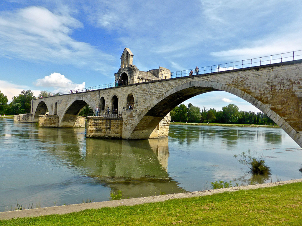 The Bridge of Avignon - Provence Day Tour in Alpilles