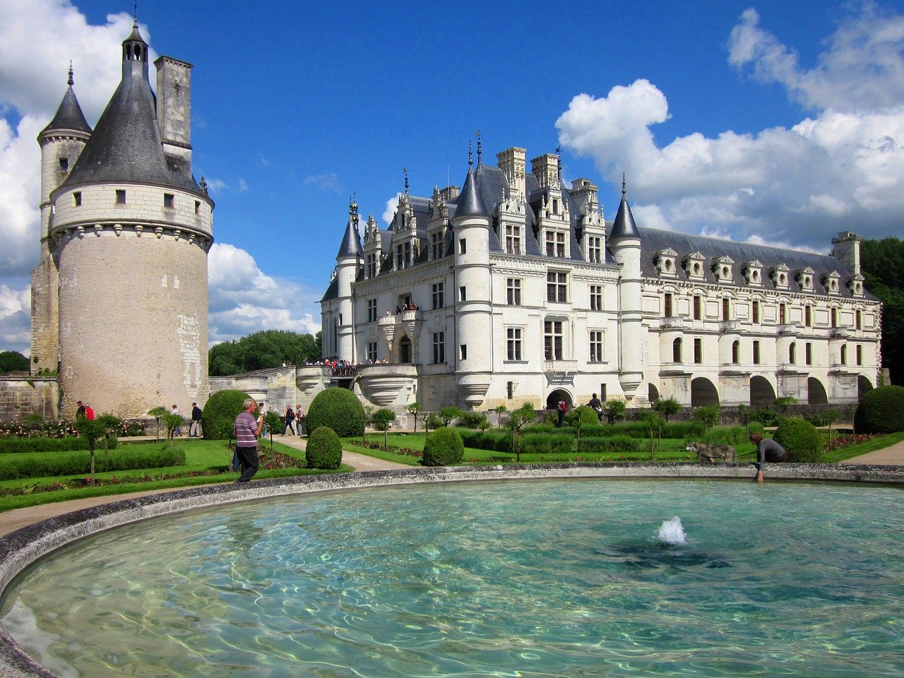 chenonceau-1005942_1280.jpg